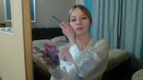 Snapshot of little_mariaa chatting on 02-15-26, 06:15 Maria online show from 02-15-26, 06:15