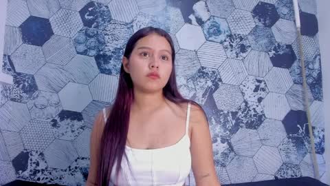 Snapshot of little_mia00 chatting on 04-01-26, 12:17 Mia online show from 04-01-26, 12:17