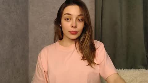 Mia   Im online every day 1530 PM in New York  2030 PM in London online show from 12-12-24, 08:32