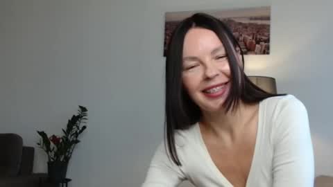 Nicole online show from 09-24-25, 01:36