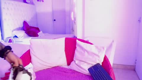 Snapshot of little_paulette chatting on 05-16-26, 10:36 Paulette online show from 05-16-26, 10:36