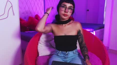 Snapshot of little_paulette chatting on 06-03-26, 03:53 Paulette online show from 06-03-26, 03:53
