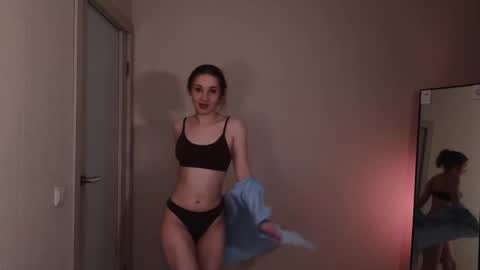 little_pretty_woman online show from 10-23-25, 06:50