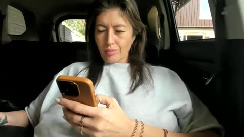 my Instagram  online show from 05-12-26, 06:21