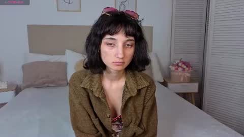 Zoi online show from 06-24-26, 07:18