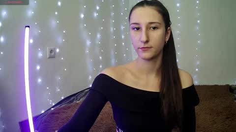 LittleAhWitch online show from 11-07-25, 10:04