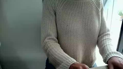 LittleAura online show from 04-22-26, 01:34