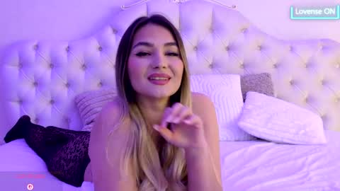 Snapshot of littleblondbunny chatting on 03-02-26, 07:15 littleblondbunny online show from 03-02-26, 07:15