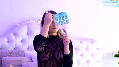 Snapshot of littleblondbunny chatting on 03-09-26, 06:06 littleblondbunny online show from 03-09-26, 06:06