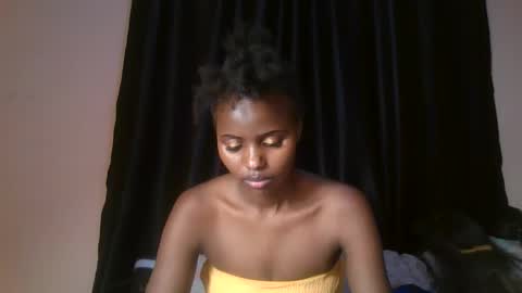 Snapshot of littlebunny2_ chatting on 02-11-26, 10:59 littlebunny2 online show from 02-11-26, 10:59