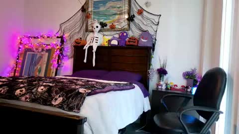 Snapshot of littledeathtrap chatting on 09-26-25, 08:24 littledeathtrap online show from 09-26-25, 08:24