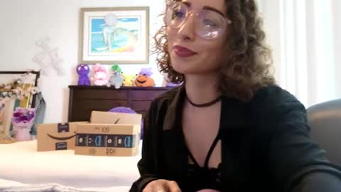 Snapshot of littledeathtrap chatting on 12-22-25, 07:33 littledeathtrap online show from 12-22-25, 07:33