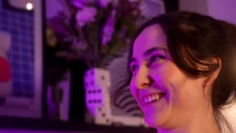 Snapshot of littlee33 chatting on 11-07-25, 09:15 Emily Hill online show from 11-07-25, 09:15