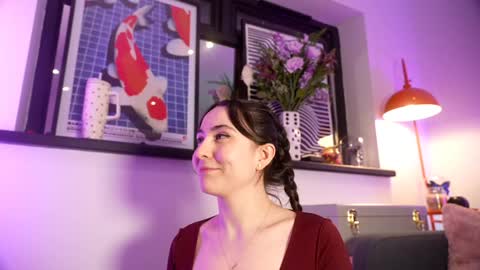 Snapshot of littlee33 chatting on 11-22-25, 09:25 Emily Hill online show from 11-22-25, 09:25