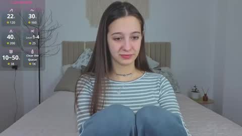 Snapshot of littlee_cherry18 chatting on 11-20-25, 07:41 Lana online show from 11-20-25, 07:41