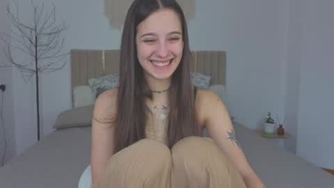 Snapshot of littlee_cherry18 chatting on 12-02-25, 07:47 Lana online show from 12-02-25, 07:47