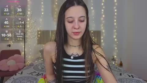 Snapshot of littlee_cherry18 chatting on 12-15-25, 08:07 Lana online show from 12-15-25, 08:07