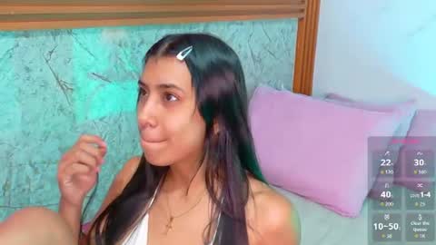 Snapshot of littlee_emilyy_ chatting on 06-25-26, 01:48 Emily online show from 06-25-26, 01:48