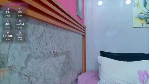 Snapshot of littlee_emilyy_ chatting on 07-20-26, 01:02 Emily online show from 07-20-26, 01:02