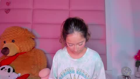 littlee_emma_ online show from 02-08-25, 06:33