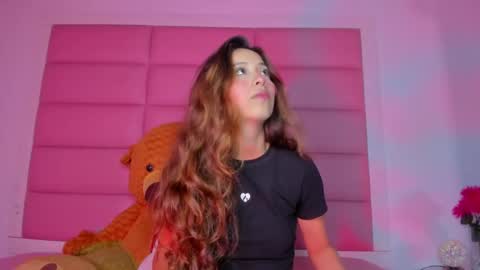 littlee_emma_ online show from 02-26-25, 03:32