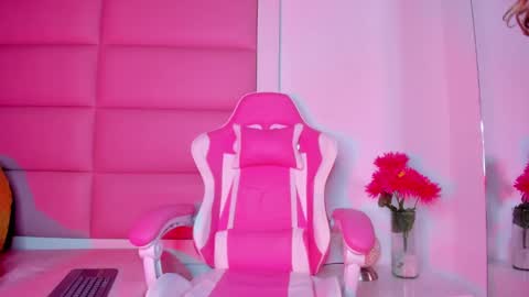 littlee_emma_ online show from 02-26-25, 06:37