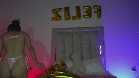 Snapshot of littlee_emma_ chatting on 02-22-26, 04:02 littlee_emma_ online show from 02-22-26, 04:02