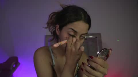 Snapshot of littlee_emma_ chatting on 05-14-26, 11:22 littlee_emma_ online show from 05-14-26, 11:22