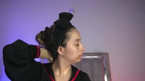 Snapshot of littlee_emma_ chatting on 06-24-26, 11:48 littlee_emma_ online show from 06-24-26, 11:48