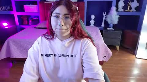 Snapshot of littlee_red chatting on 12-18-25, 08:37 Angel online show from 12-18-25, 08:37