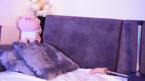 Sophie online show from 04-28-26, 02:27