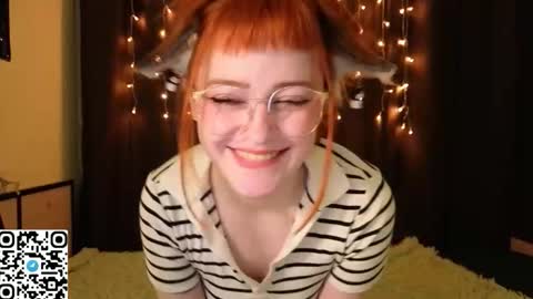 Snapshot of littlefoxyhole chatting on 02-01-26, 02:21 Molly online show from 02-01-26, 02:21