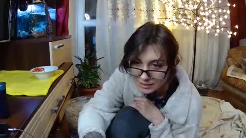 littlehappines online show from 10-26-25, 04:46