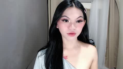 littlelace_ online show from 05-17-26, 11:23