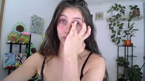Snapshot of littlelaksmi chatting on 12-21-24, 02:30 Laksmi online show from 12-21-24, 02:30