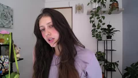 Snapshot of littlelaksmi chatting on 02-20-25, 10:48 Laksmi online show from 02-20-25, 10:48