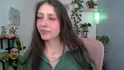 Snapshot of littlelaksmi chatting on 09-19-25, 09:26 Laksmi online show from 09-19-25, 09:26