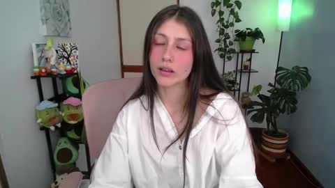 Snapshot of littlelaksmi chatting on 09-25-25, 09:18 Laksmi online show from 09-25-25, 09:18