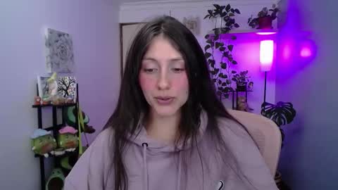 Snapshot of littlelaksmi chatting on 10-16-25, 10:11 Laksmi online show from 10-16-25, 10:11