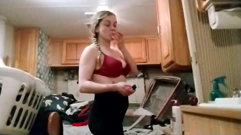 littleleo96 online show from 03-08-26, 07:45