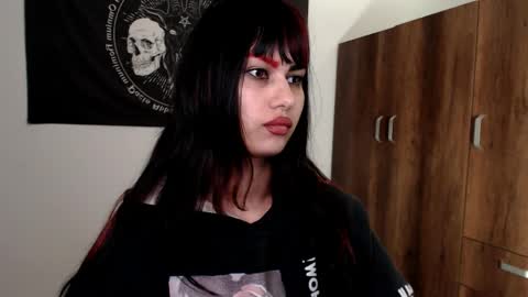 Snapshot of littleluciferrr chatting on 06-04-26, 04:51 Lucifer online show from 06-04-26, 04:51