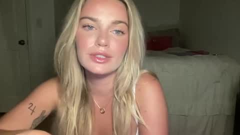 Marciabrady online show from 09-08-25, 04:06