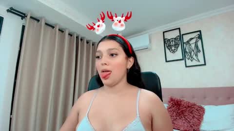 Sarahs Room online show from 11-25-25, 08:53