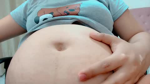 Sarahs Room online show from 12-19-25, 01:01