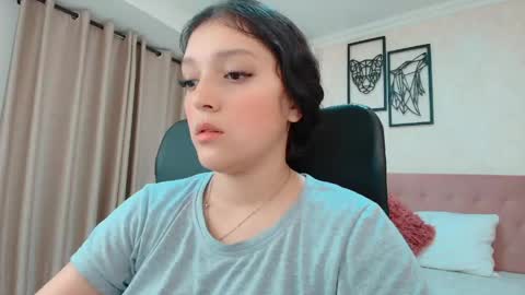 Snapshot of littlemolly_pregnant chatting on 05-22-26, 01:57 Sarahs Room online show from 05-22-26, 01:57