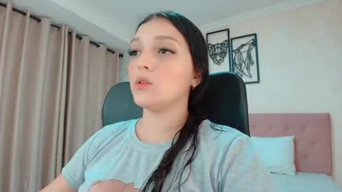 Sarahs Room online show from 07-25-26, 10:29