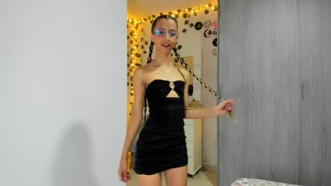 Snapshot of littlemoon18 chatting on 11-25-25, 11:49 Luna online show from 11-25-25, 11:49