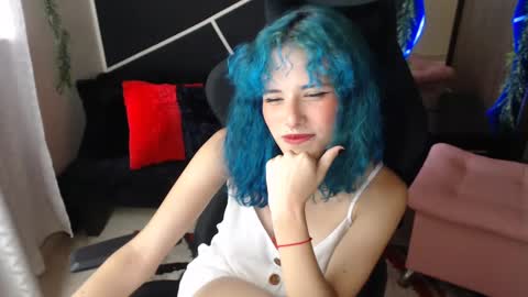 LAUREN online show from 09-17-25, 05:47