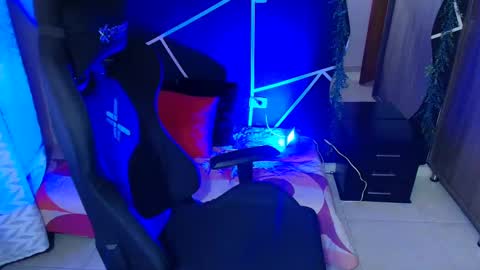 LAUREN online show from 10-01-25, 03:34