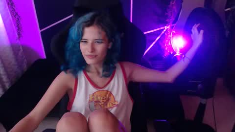 LAUREN online show from 10-24-25, 07:43